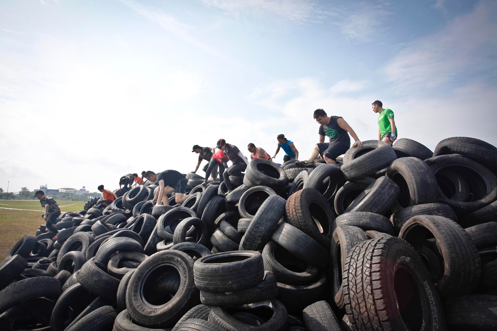 Picture 11 - Viper Challenge participants at the giant tire mountain