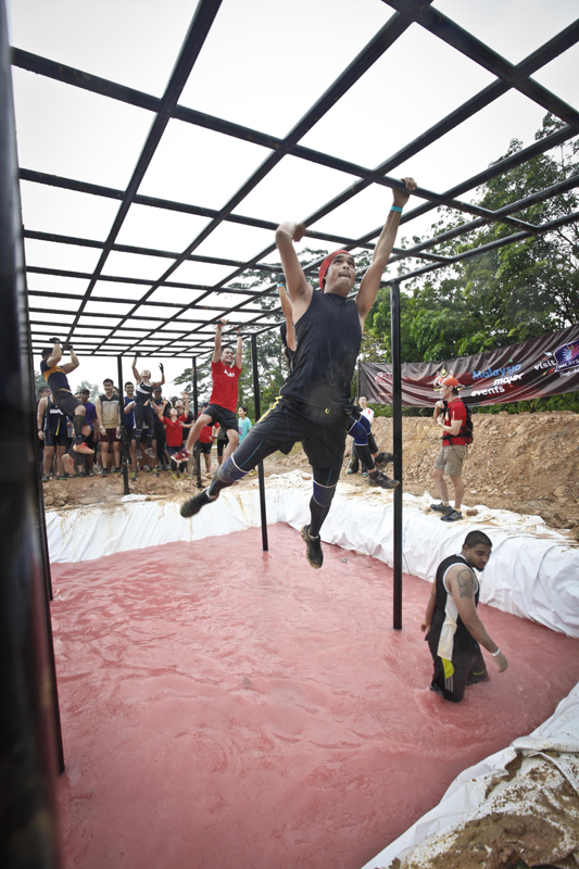 Picture-8-Viper-Challenge-participants-at-the-bars-over-water-challenge