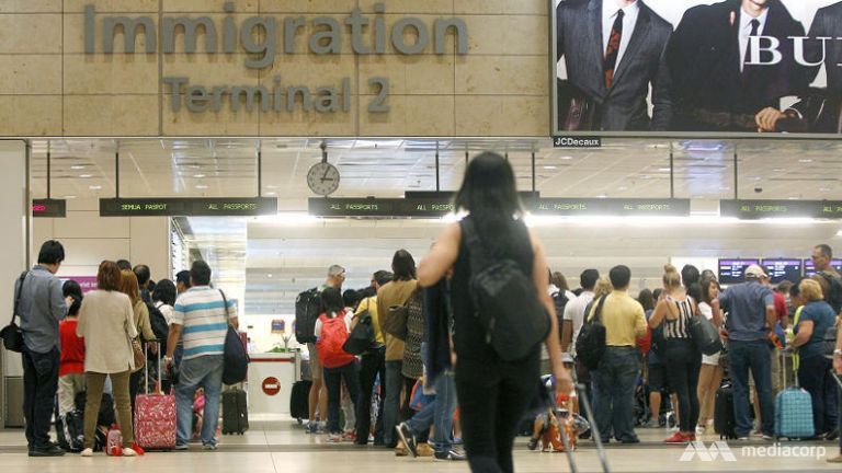 travellers-arriving-at