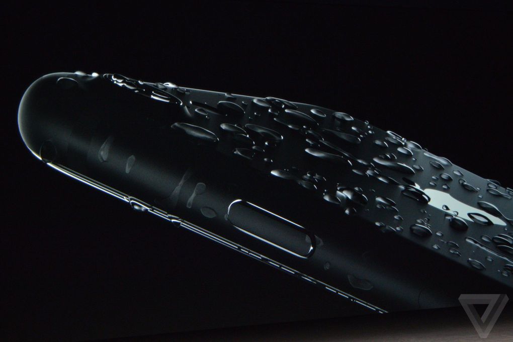apple-iphone-watch-20160907-4793.0-min