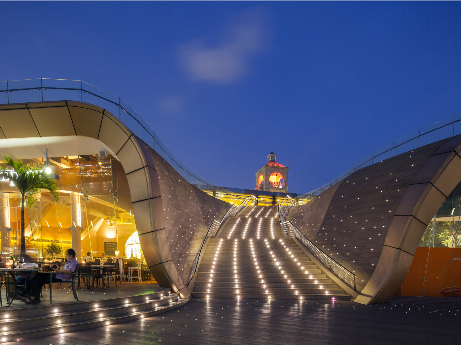 sentosa-boardwalk-1-20141016164324