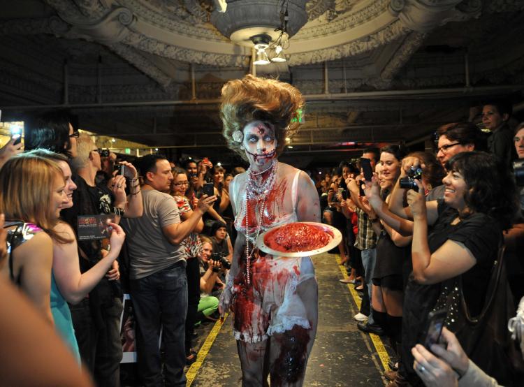 bdt-13mai-2013-zombie-fashion-show-los-angeles-203646