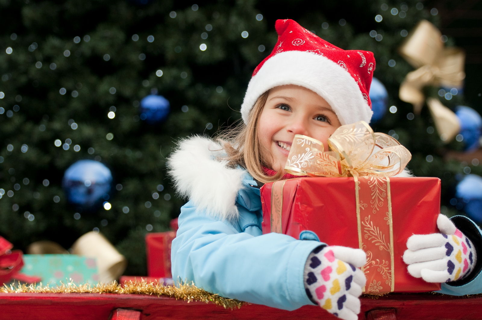 how-to-not-go-overboard-buying-christmas-gifts-for-your-kids