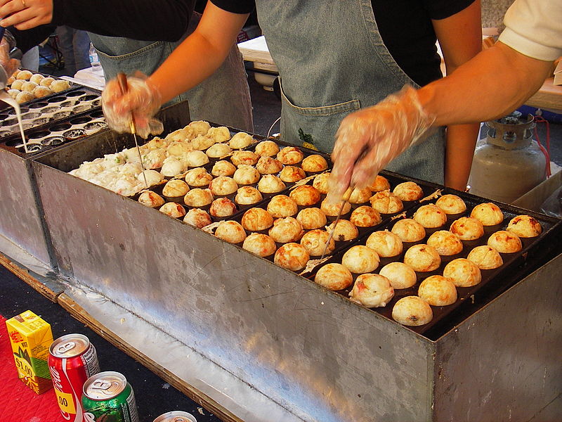 800px-takoyaki_at_the_richmond_night_market_by_squeakymarmot