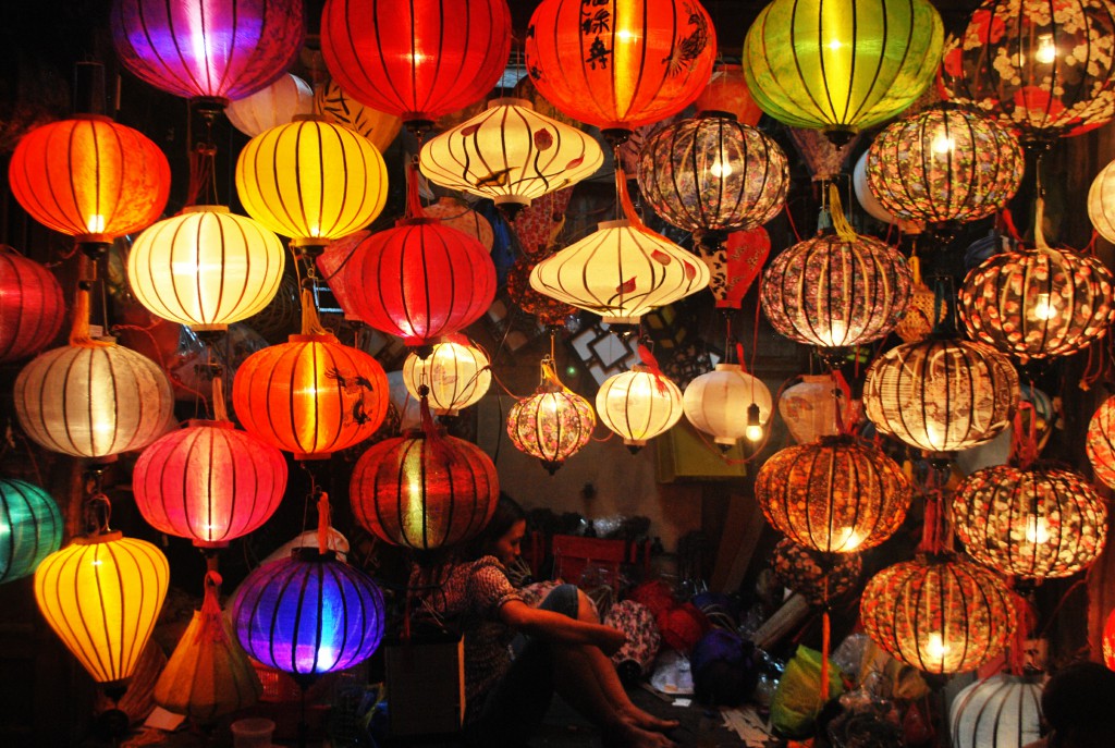 lampshades_night_market_laos