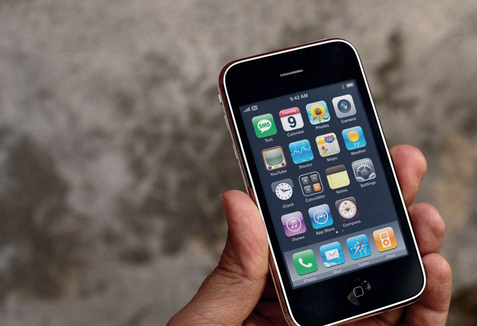 history-of-iphone-3gs-hero