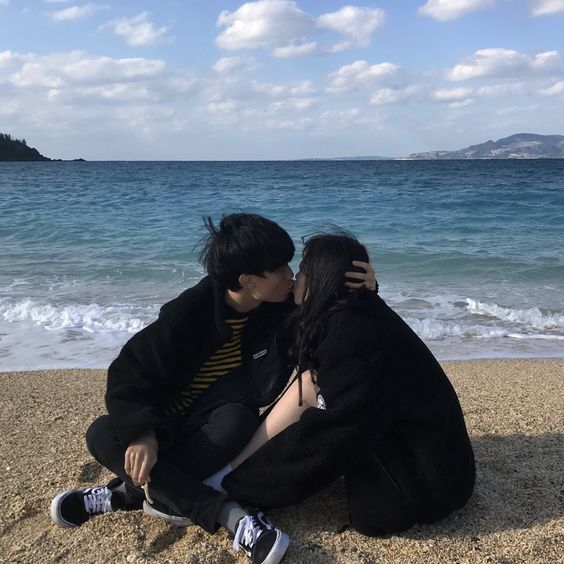 Pinterest : fernweh95 #couplegoals #couple #ulzzang #korea #korean #boys #girl #love