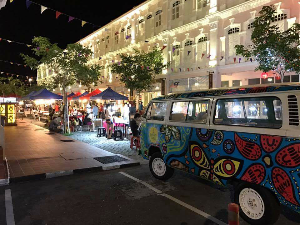 porto historia night market: hipster corner