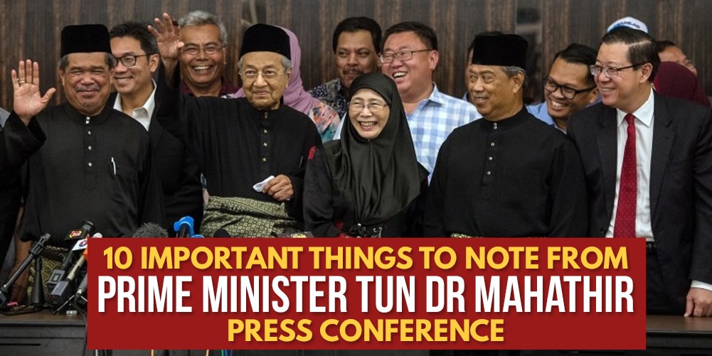 Prime Minister Tun Dr Mahathir Notes Important Things at 